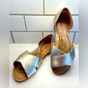 Torrid Women’s BNWOT Gold Crisscross Sandals